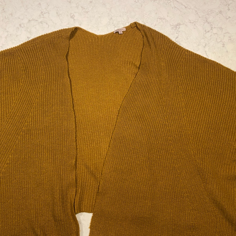 Mid-arm sweater cardigan
